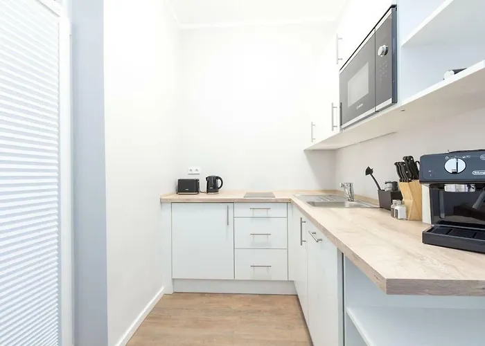 Nizza Chillinghouse #1, 3 Min Vom Ice, Netflix, Balkon Appartement *