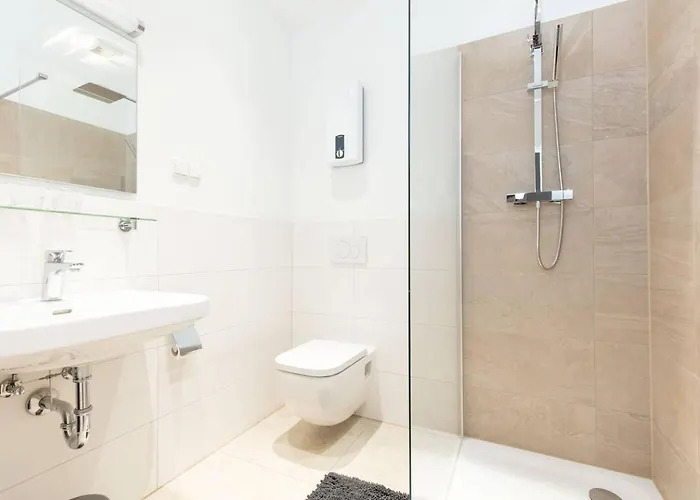 Appartement Nizza Chillinghouse #1, 3 Min Vom Ice, Netflix, Balkon Siegburg