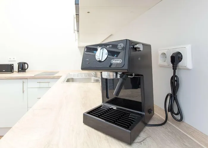 Apartment Nizza Chillinghouse #1, 3 Min Vom Ice, Netflix, Balkon