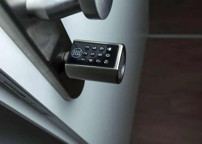 Nizza Chillinghouse #1, 3 Min Vom Ice, Netflix, Balkon Appartement