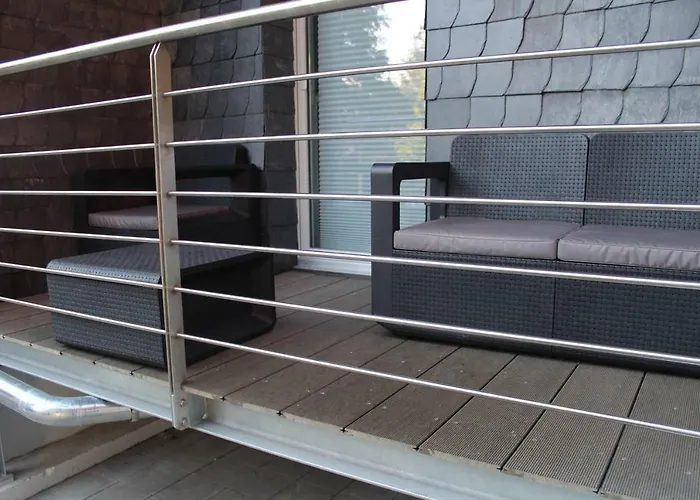 Nizza Chillinghouse #1, 3 Min Vom Ice, Netflix, Balkon * Siegburg